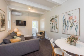 Centennial Cottage 2 - Botanica